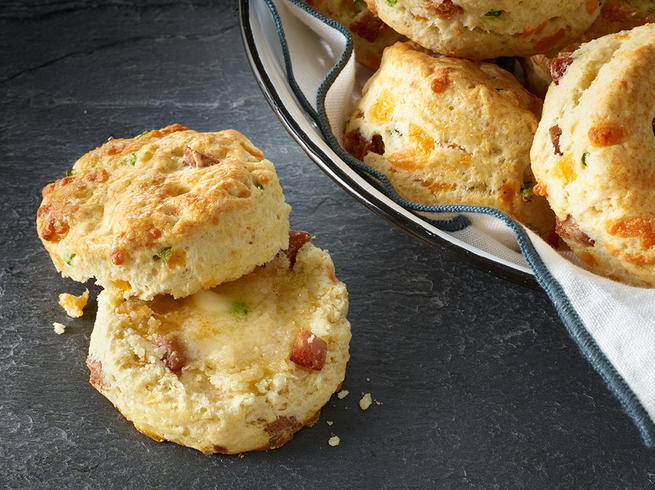 SPAMALICIOUS™ Jalapeño Cheddar Biscuits