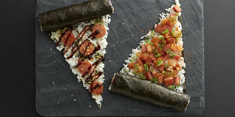 https://www.spam.com/wp-content/uploads/2020/04/spam_musubi_pizza-_1000x500.jpg